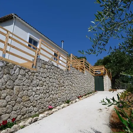 Kaliva Country House With Private Access And Infinity Pool