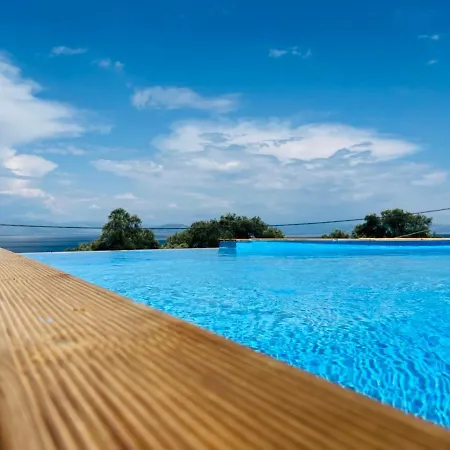 Kaliva Country House With Private Access And Infinity Pool